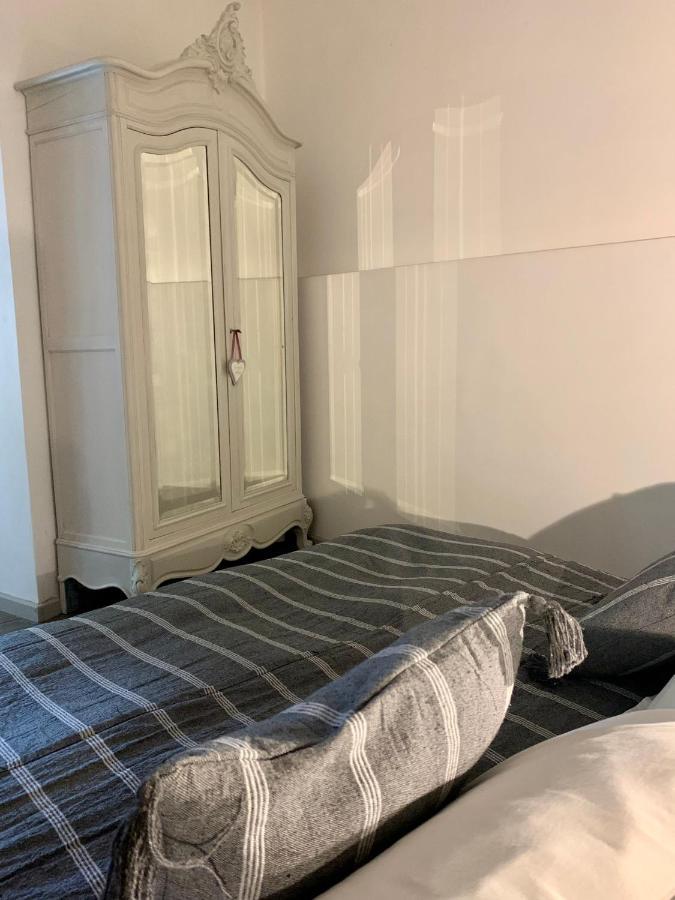 Suite Familiale- Deux Chambres Saint-Meme-les-Carrieres Exterior photo